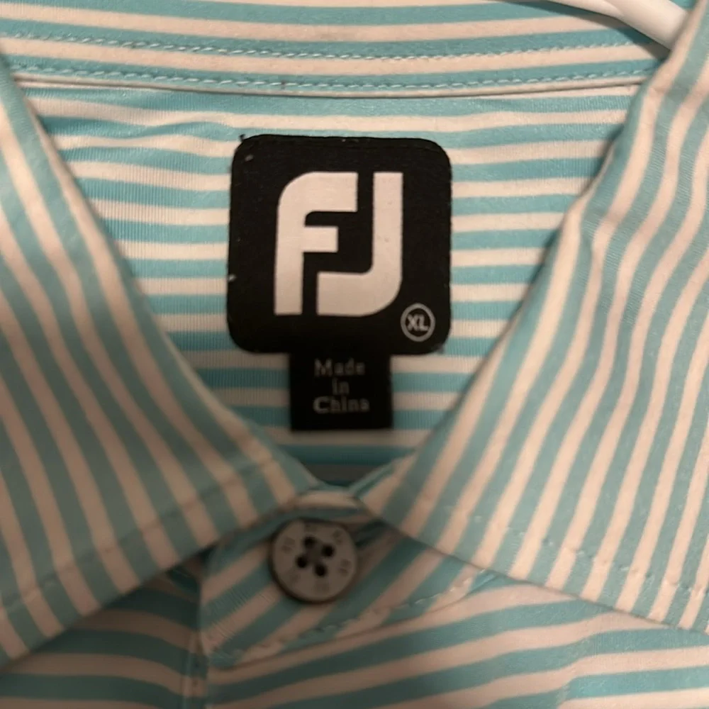 Men’s FootJoy Golf Polo - Picture 3 of 3